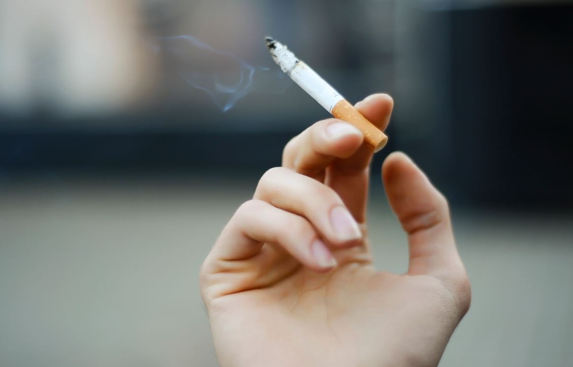 Waarom de sigaret nog lang niet uit Nederland is verbannen