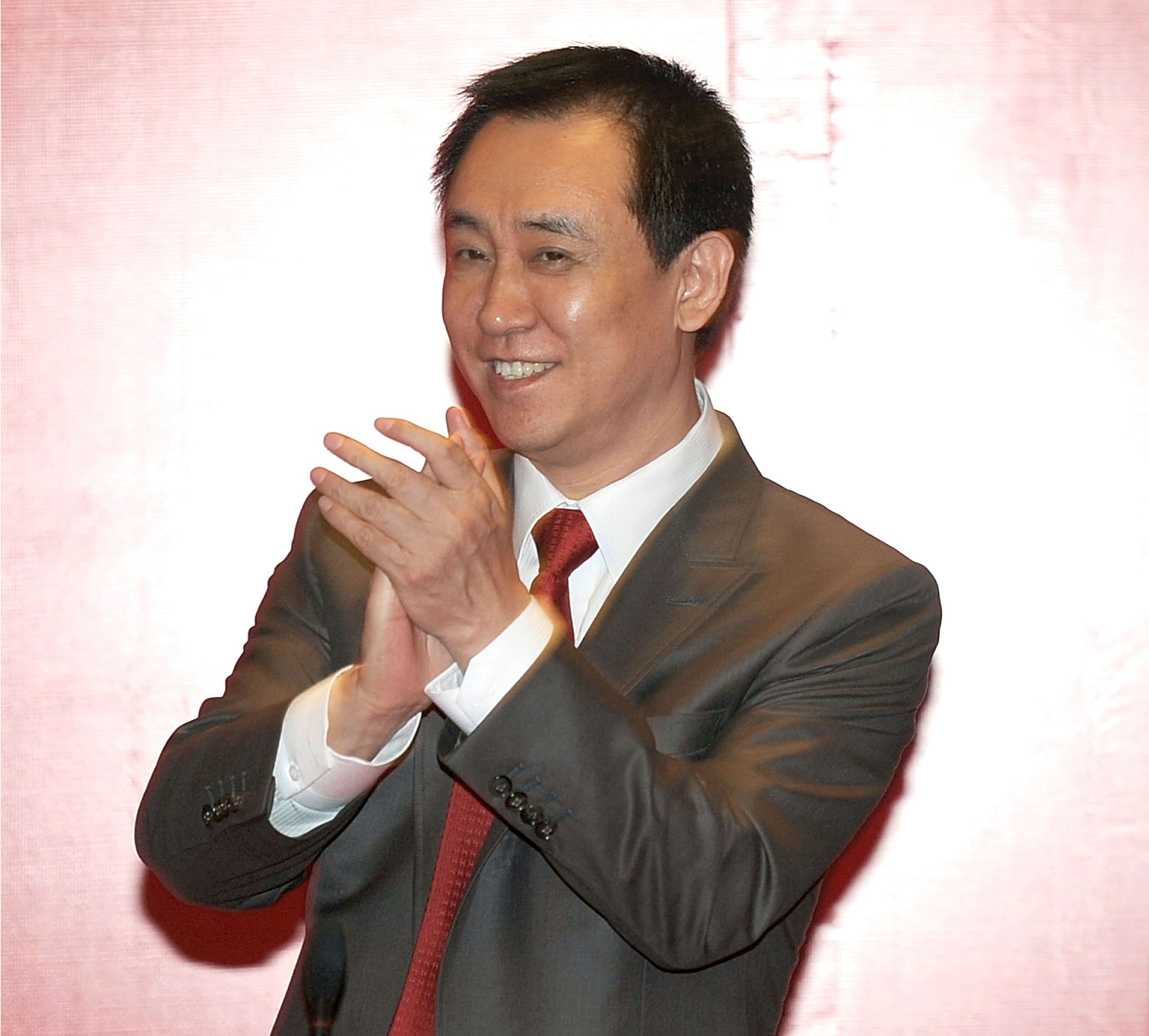 Chinese miljardair Hui Ka Yan van Evergrande moet ineens op de ...