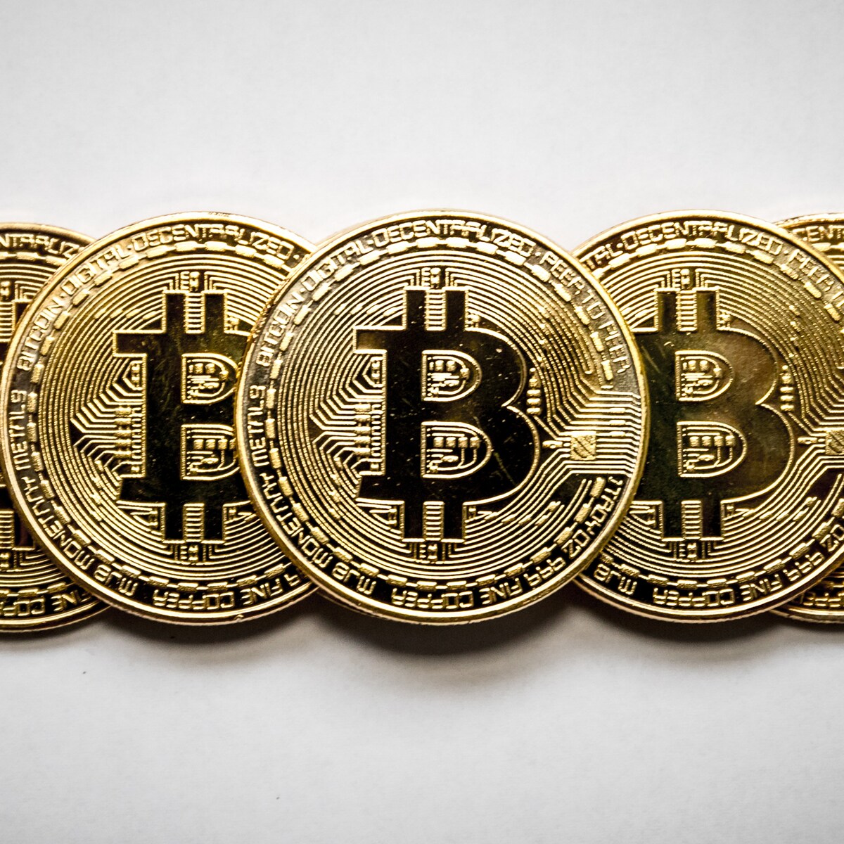 Grootste cryptobeurs ter wereld krijgt miljoenenboete van DNB | Trouw