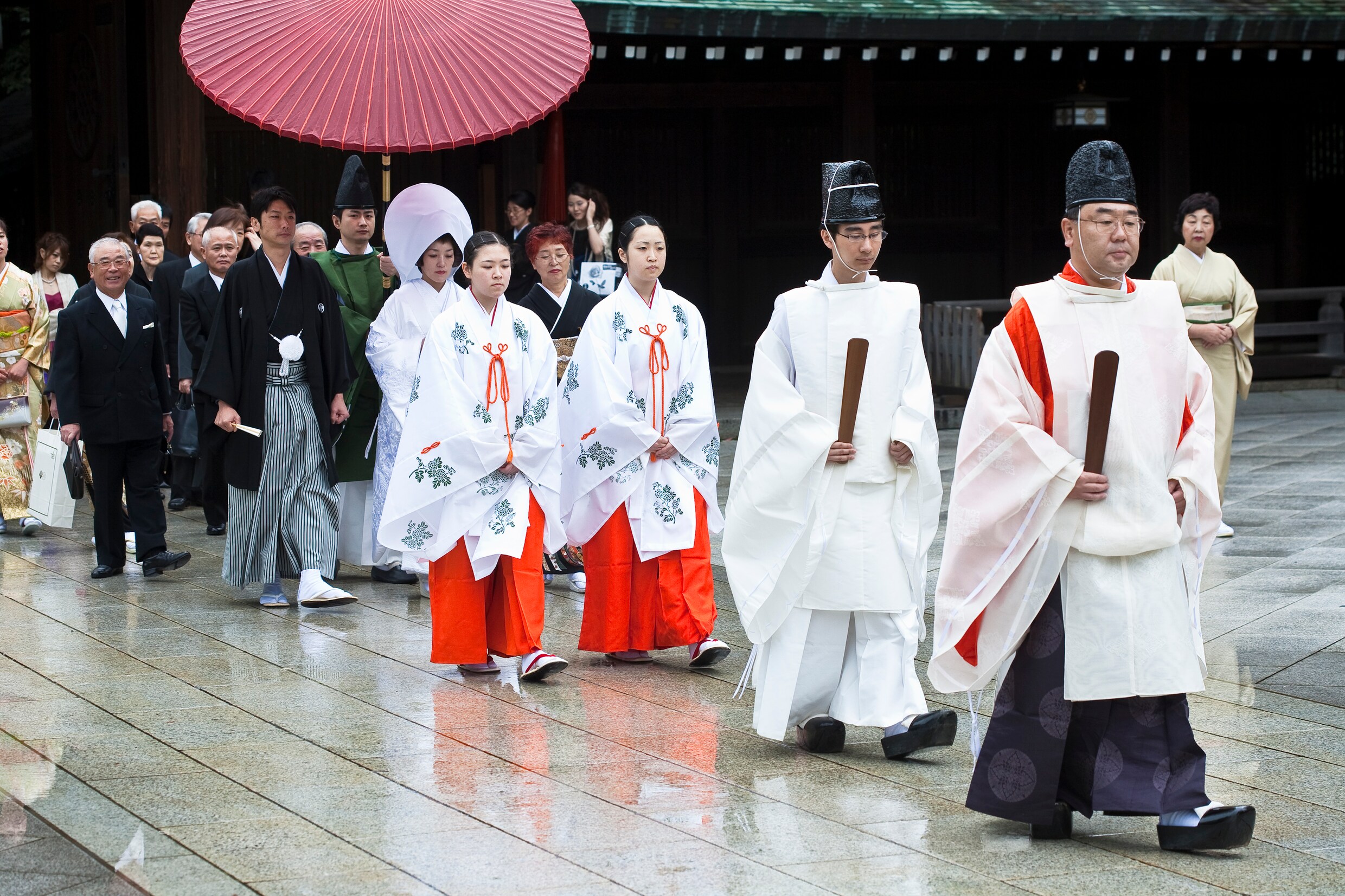 Zo hoort het op een traditionele bruiloft in Japan | Trouw