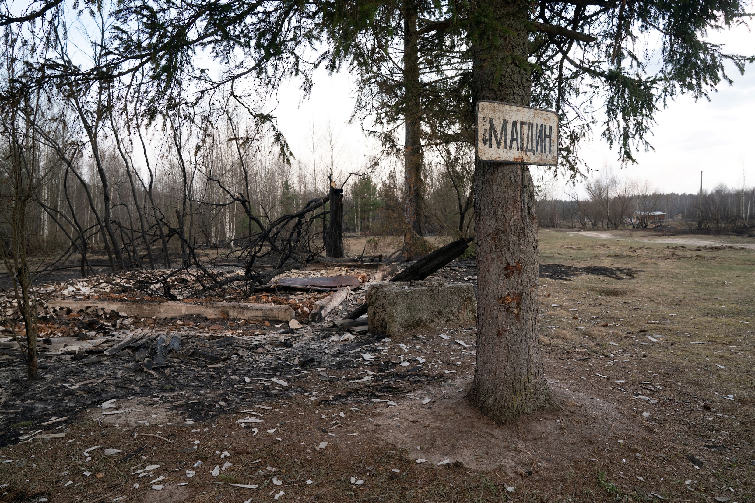 De Bossen Rond Tsjernobyl Staan In Brand Moet Kiev Vrezen Voor