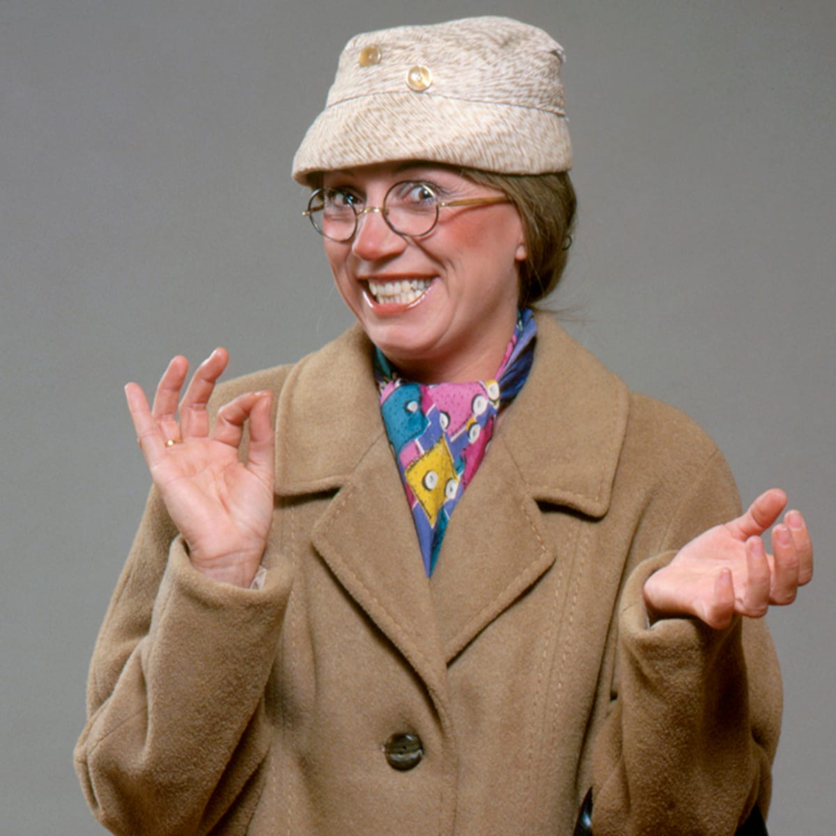 actrice-corrie-van-gorp-als-mevrouw-de-bok-een-van-haar-typetjes