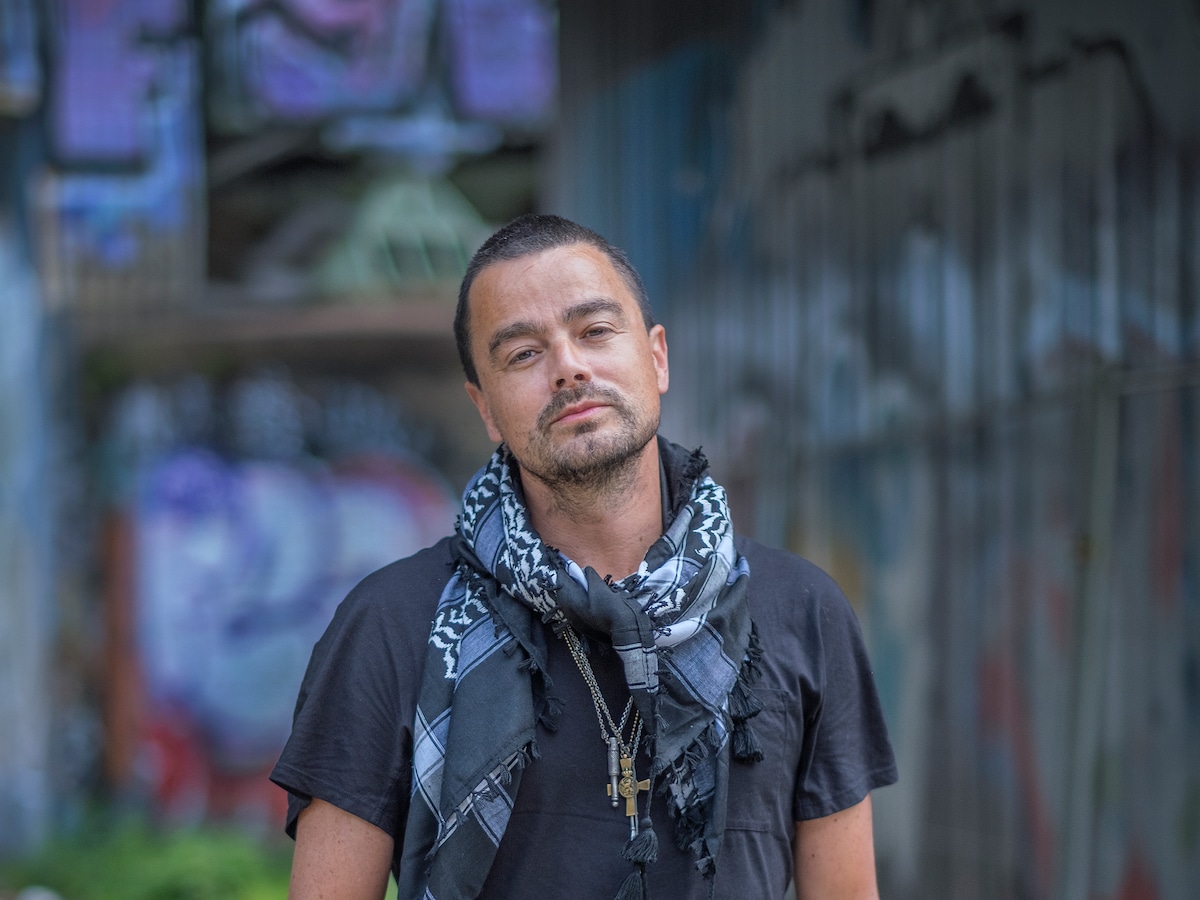 Zanger Dinand Woesthoff: Ik ben een sociale egoïst, ik volg mijn eigen pad  | Trouw