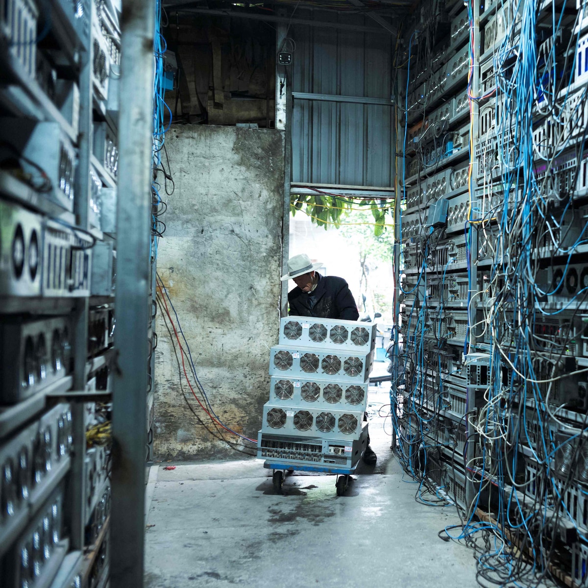 Chinese centrale bank verklaart alle bitcoin- en andere cryptotransacties  illegaal | Trouw