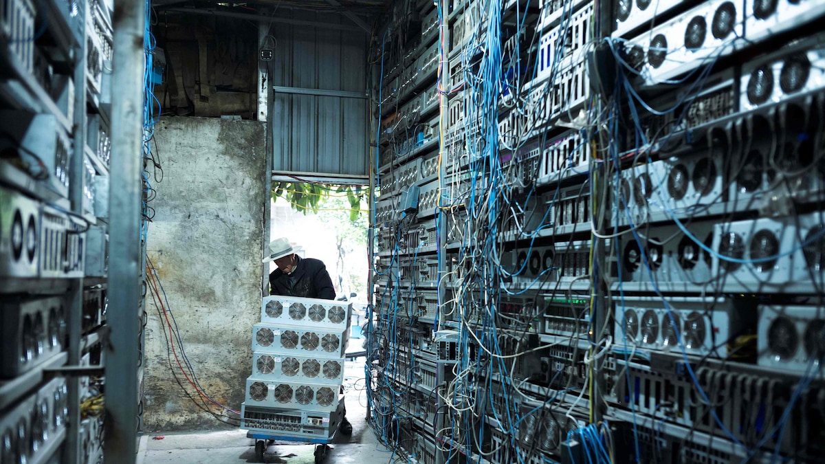 Chinese centrale bank verklaart alle bitcoin- en andere cryptotransacties  illegaal | Trouw