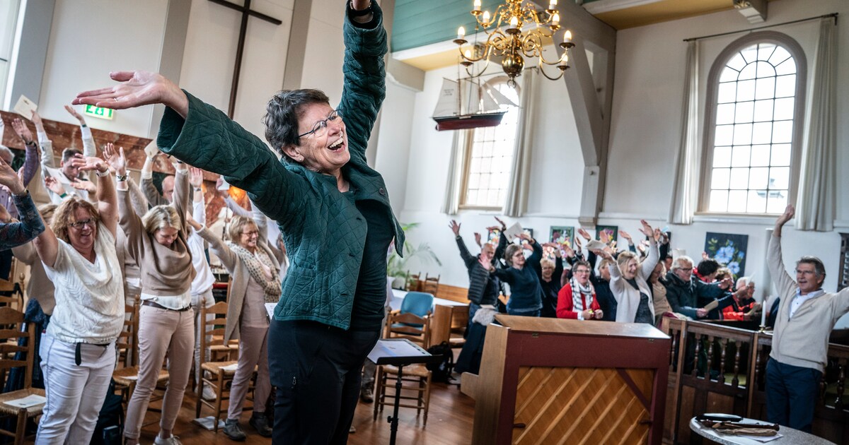 Op Terschelling buigen vrijwilligers zich over de toekomst van de kerk, en laden ze de accu op