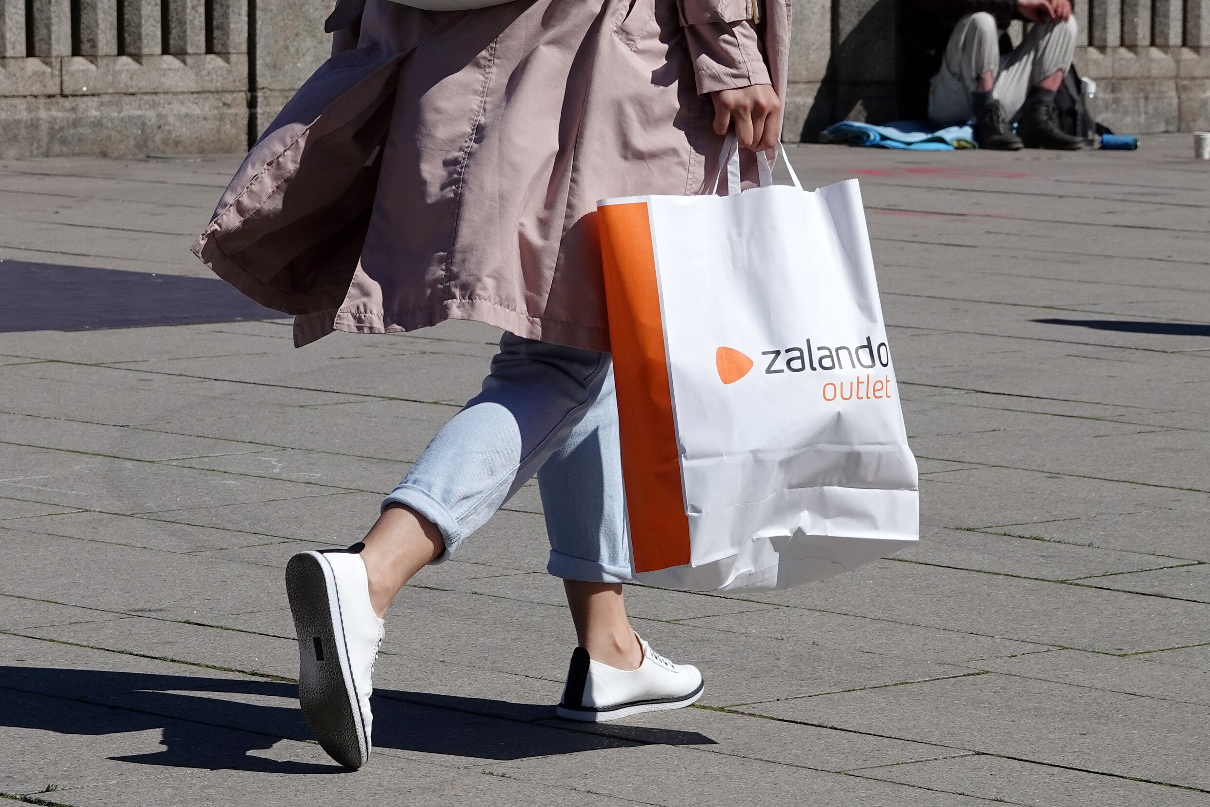 Zalando Volgt Het Voorbeeld Van Amazon En Bol.com En Wil Meer ...