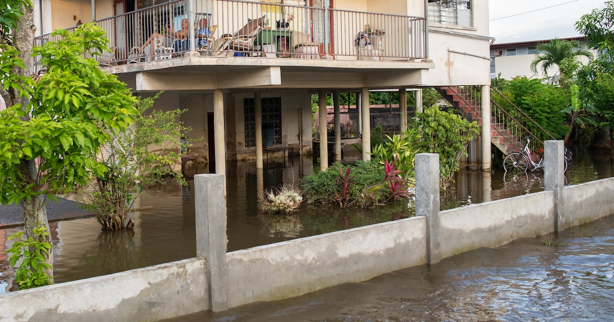 Het is dweilen met de kraan open in overstroomd Paramaribo