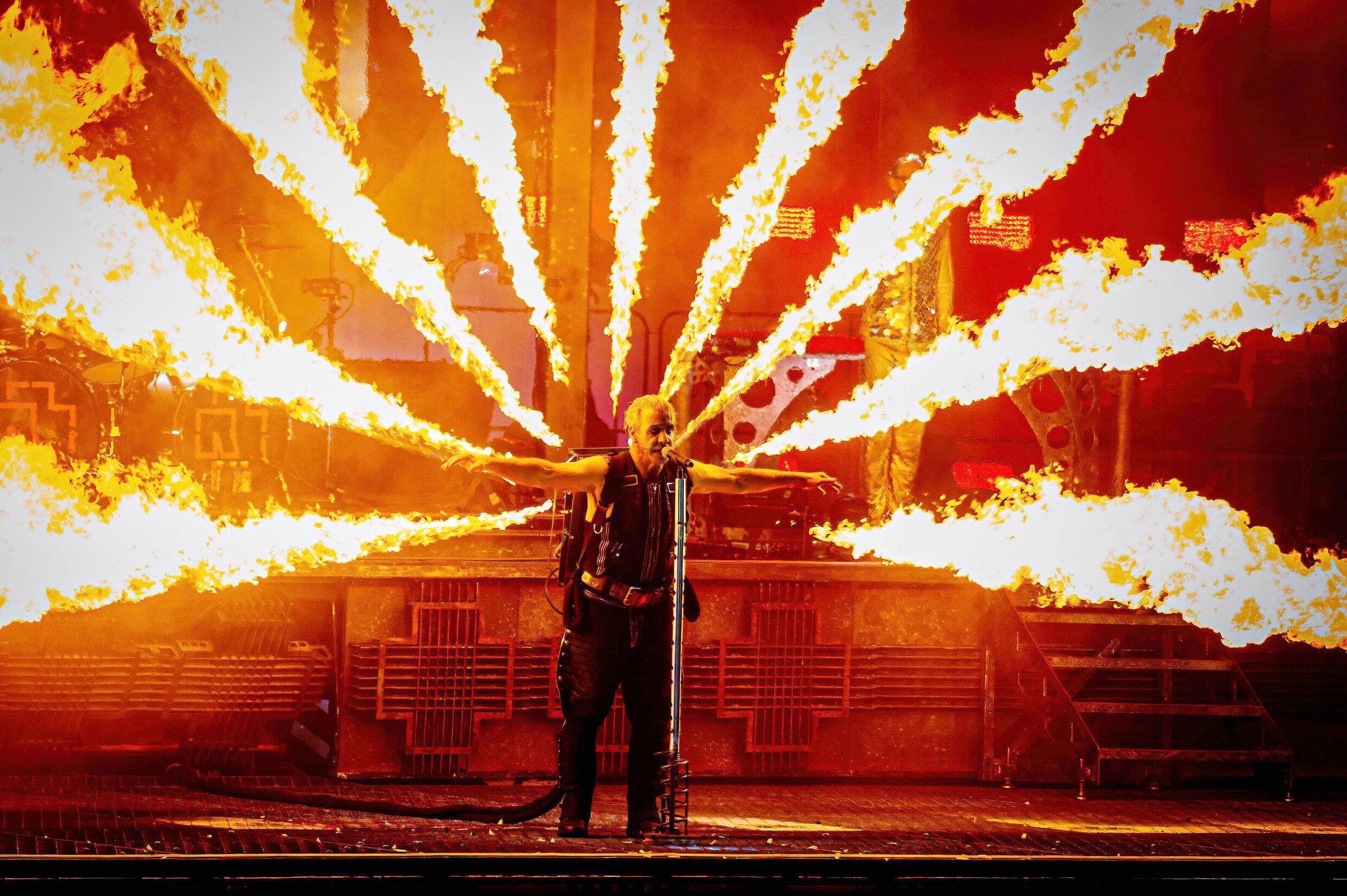 Rammstein spreekt zich uit na nieuwe beschuldigingen | Trouw