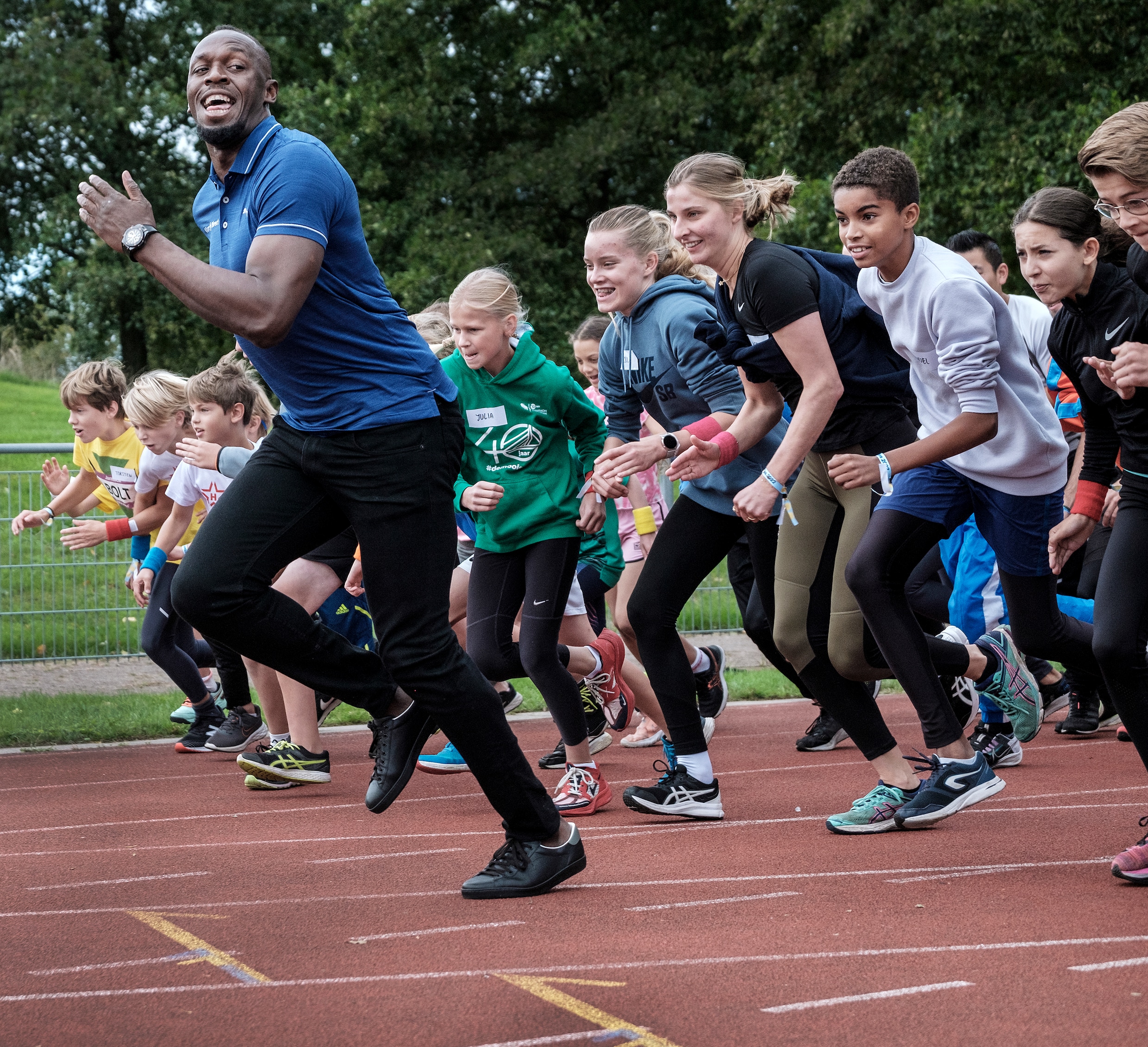 Usain Bolt is in Nederland: voor 995 euro deelt de snelste man op aarde ...