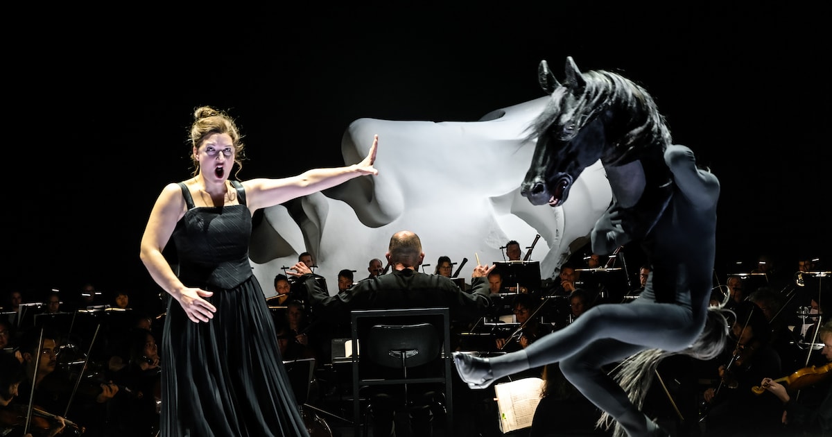 Maestro Roth laat het in Keulen muzikaal donderen met een weergaloze ‘Les Troyens’ van Berlioz