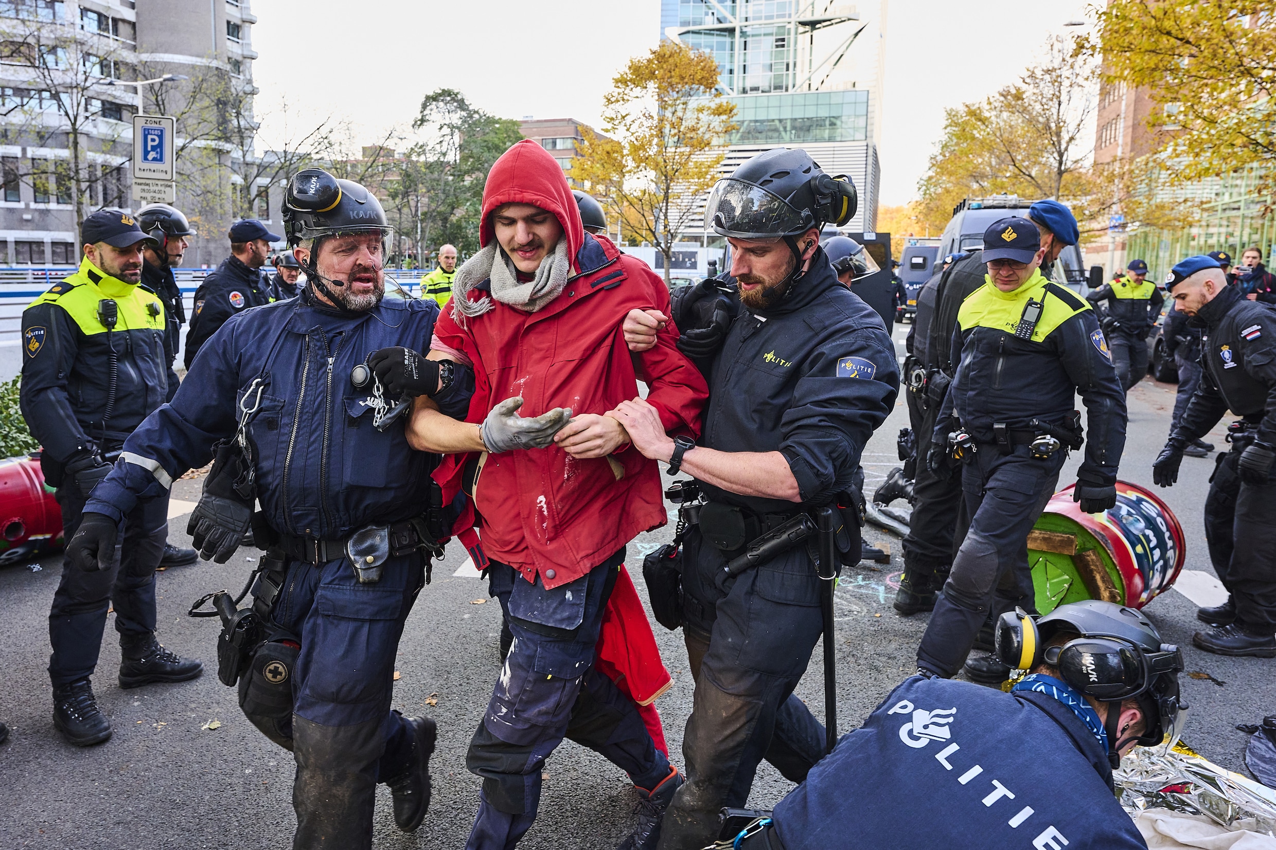 Nederlandse Tak Van Extinction Rebellion Houdt Vast Aan Radicale Acties ...