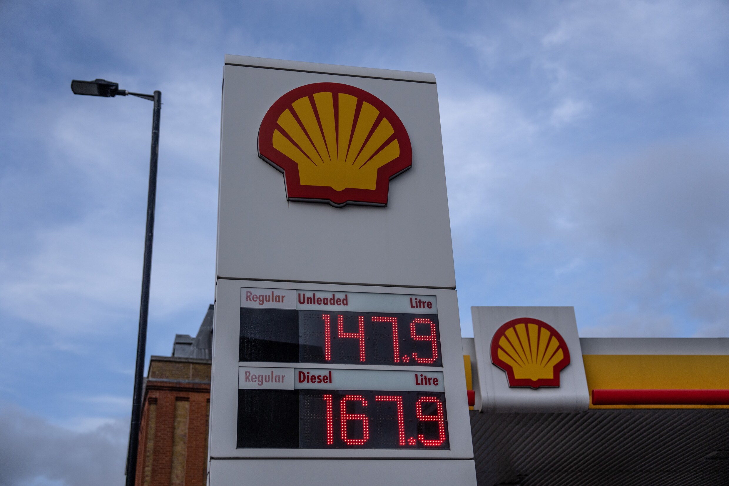Directie Shell voor het eerst persoonlijk aangeklaagd voor ‘falend ...