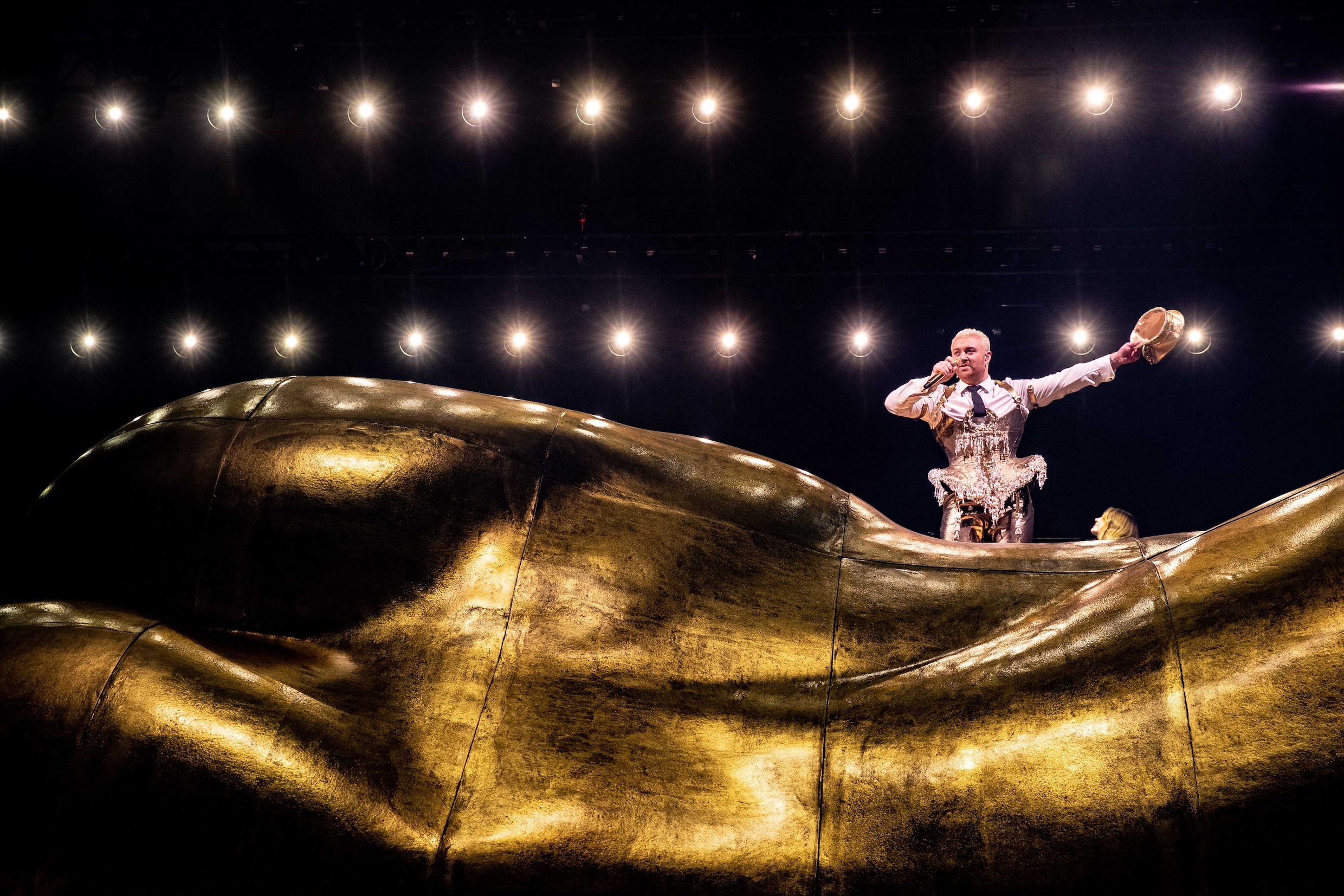 Sam Smith houdt zich voor niemand meer in, blijkt uit sexy Ziggo Dome ...