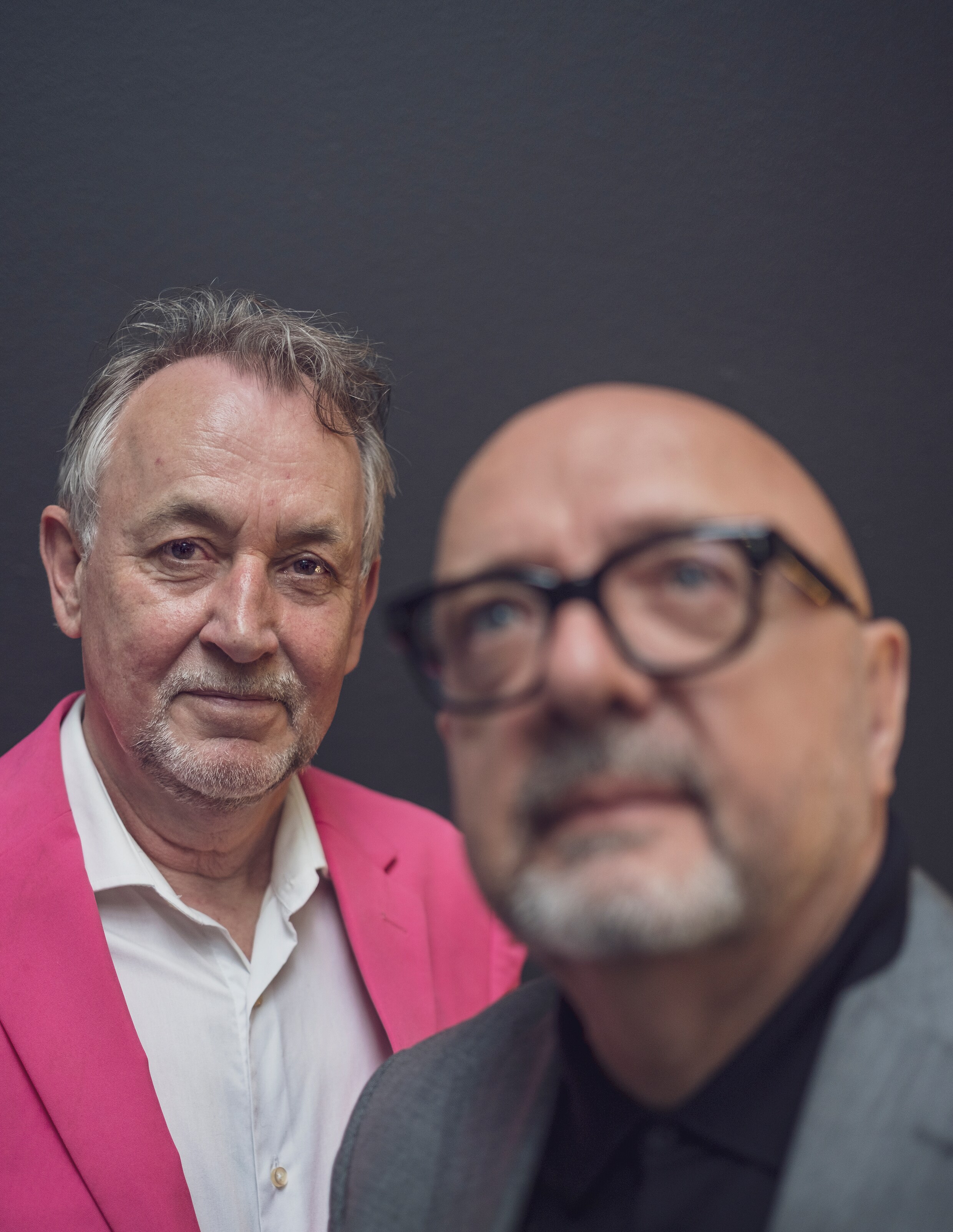 Twee Trouwiconen nemen afscheid ‘Samen een krant maken is het mooiste wat er is’ Trouw