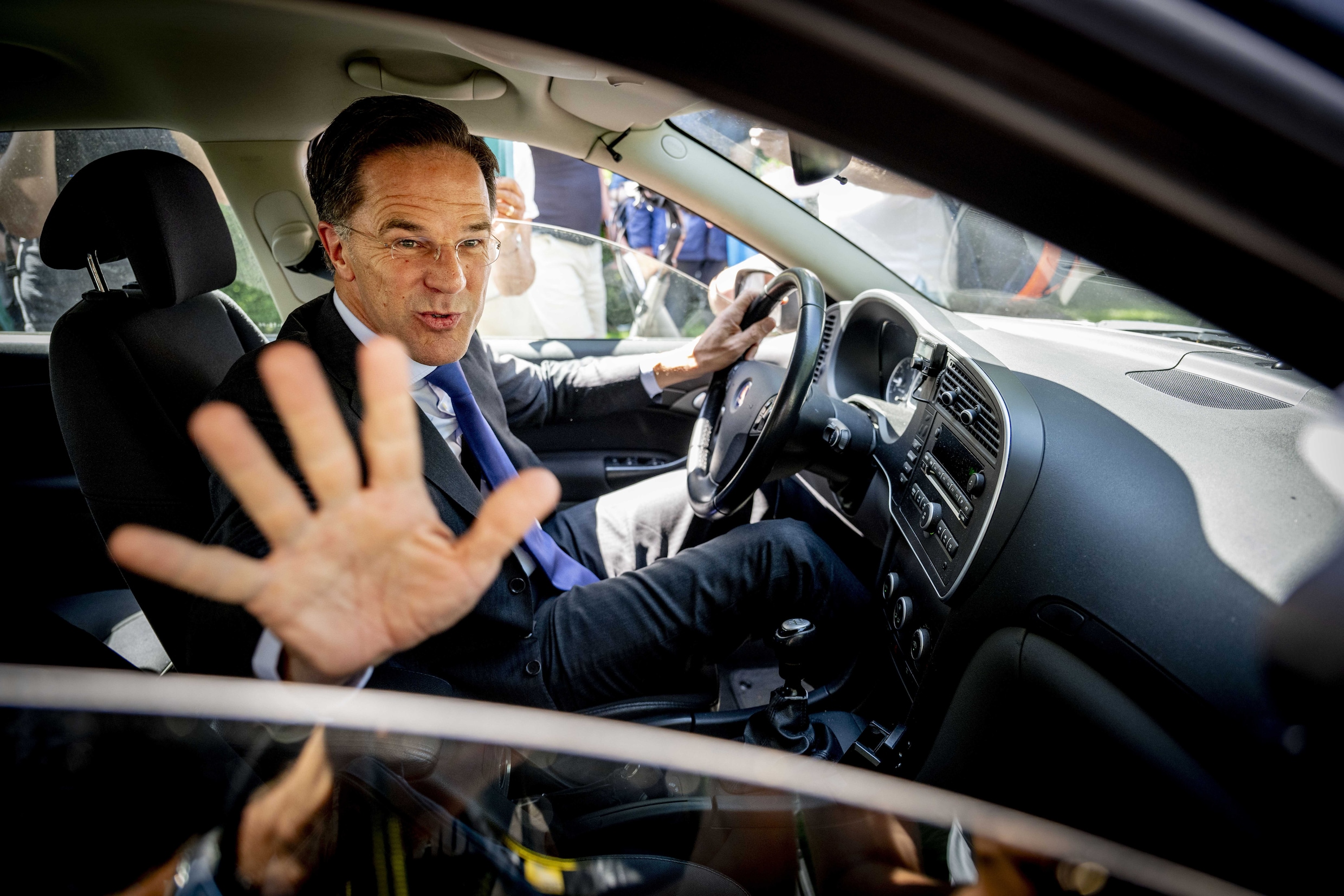 Oppositie wil Rutte meteen uit het Torentje | Trouw