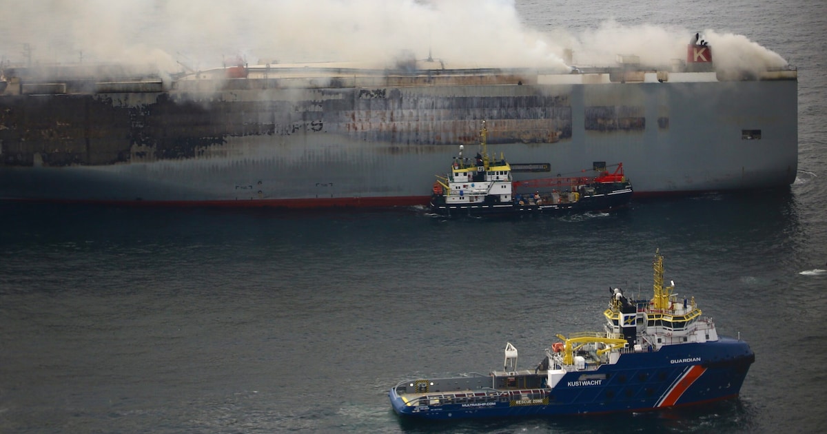Berger Simon Smit hielp de bemanning van de brandende Fremantle Highway te halen. ‘Ze waren zwart va