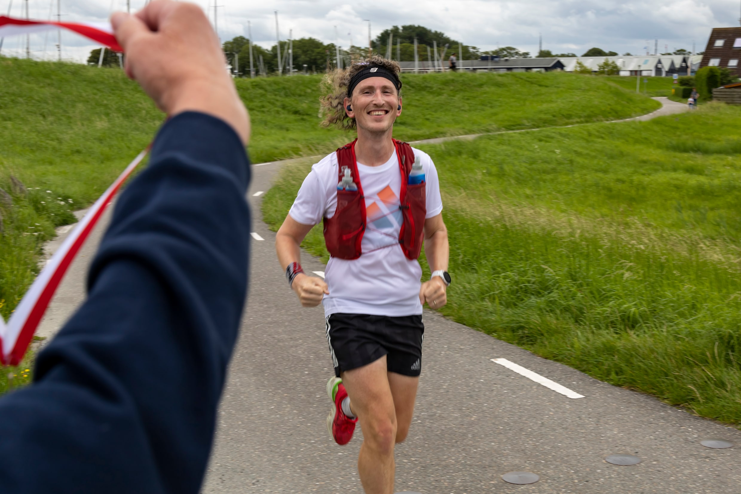 Elke dag een halve marathon langs de Stelling van Amsterdam Trouw