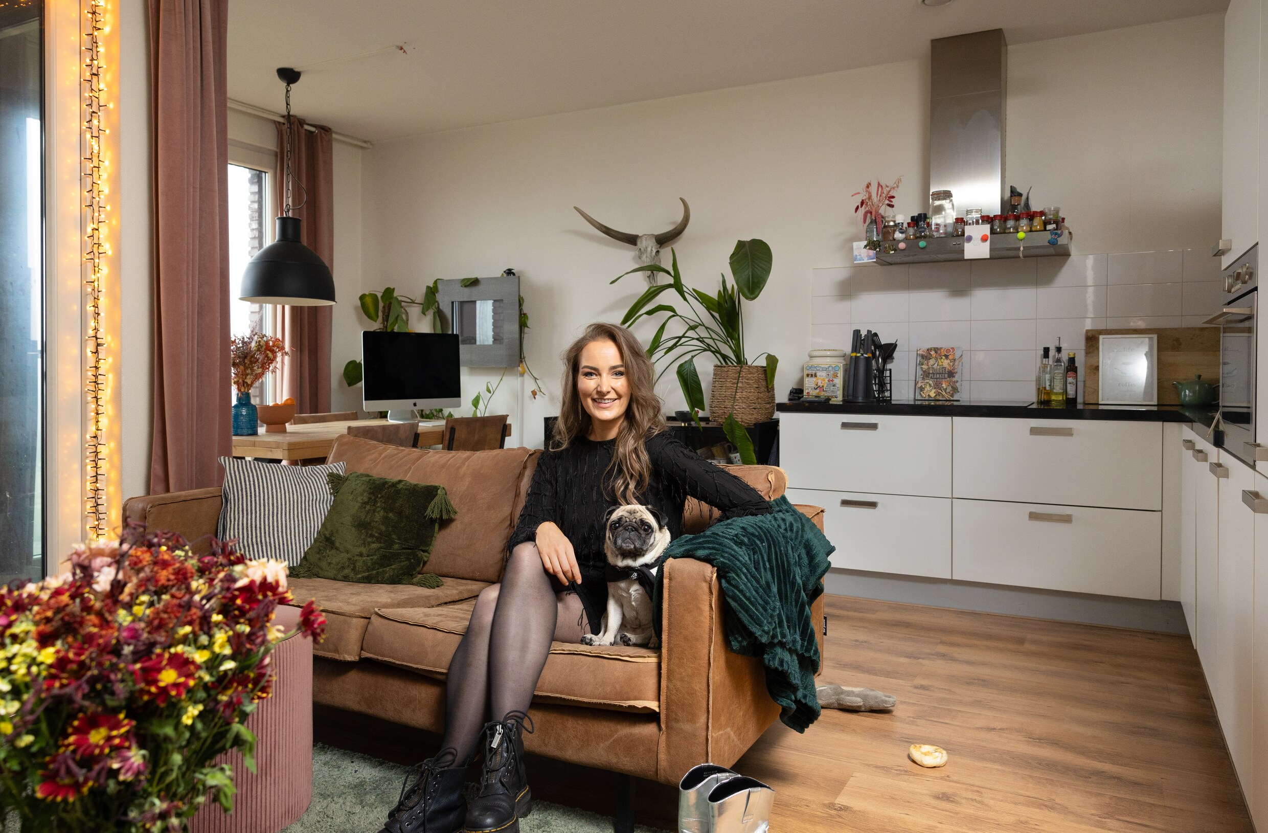 Jill Ruby probeert te sparen voor een eigen huis én voor hondje Pip ...