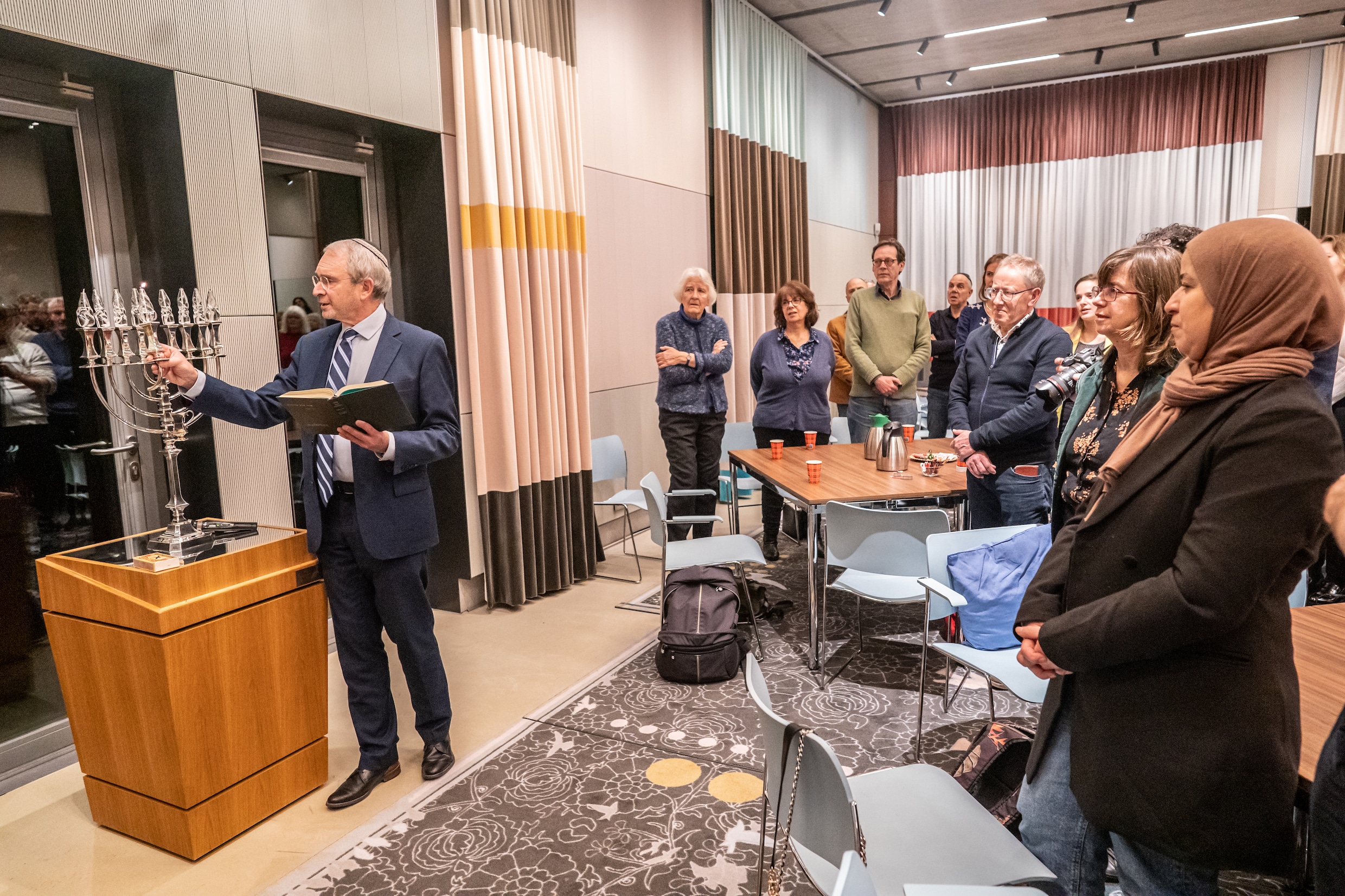 Moslims, joden en christenen vieren samen Chanoeka: ‘Partij kiezen voor ...