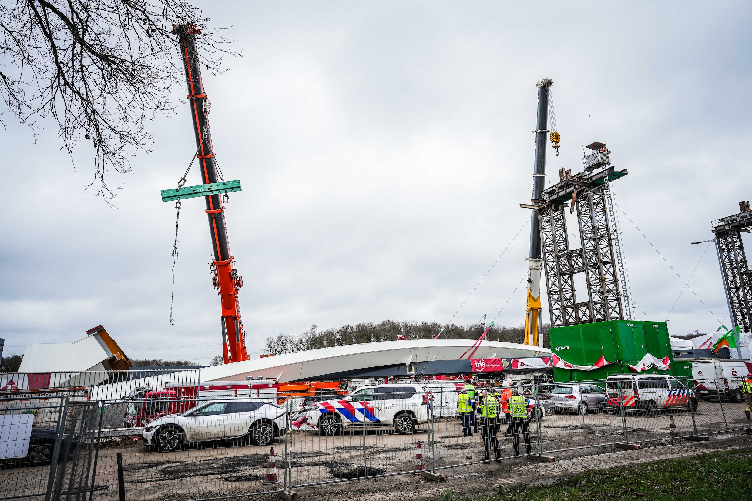 Twee doden bij ongeluk met brug in aanbouw bij Lochem | Trouw