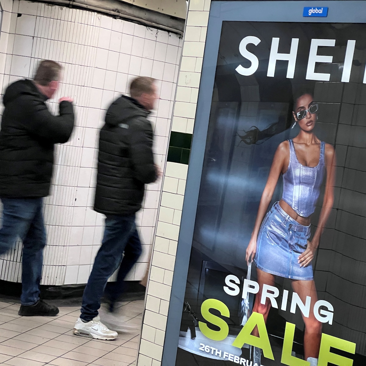 Chinese ultrafast fashion reus Shein maakt trendy goedkope en vervuilende kleding en verdient daar miljarden mee Trouw