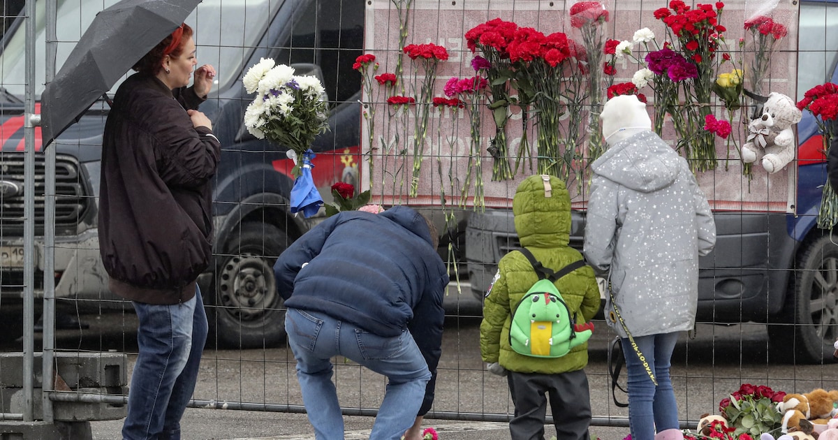 Live Aanslag Moskou: Diplomaten Leggen Bloemen Voor Slachtoffers ...