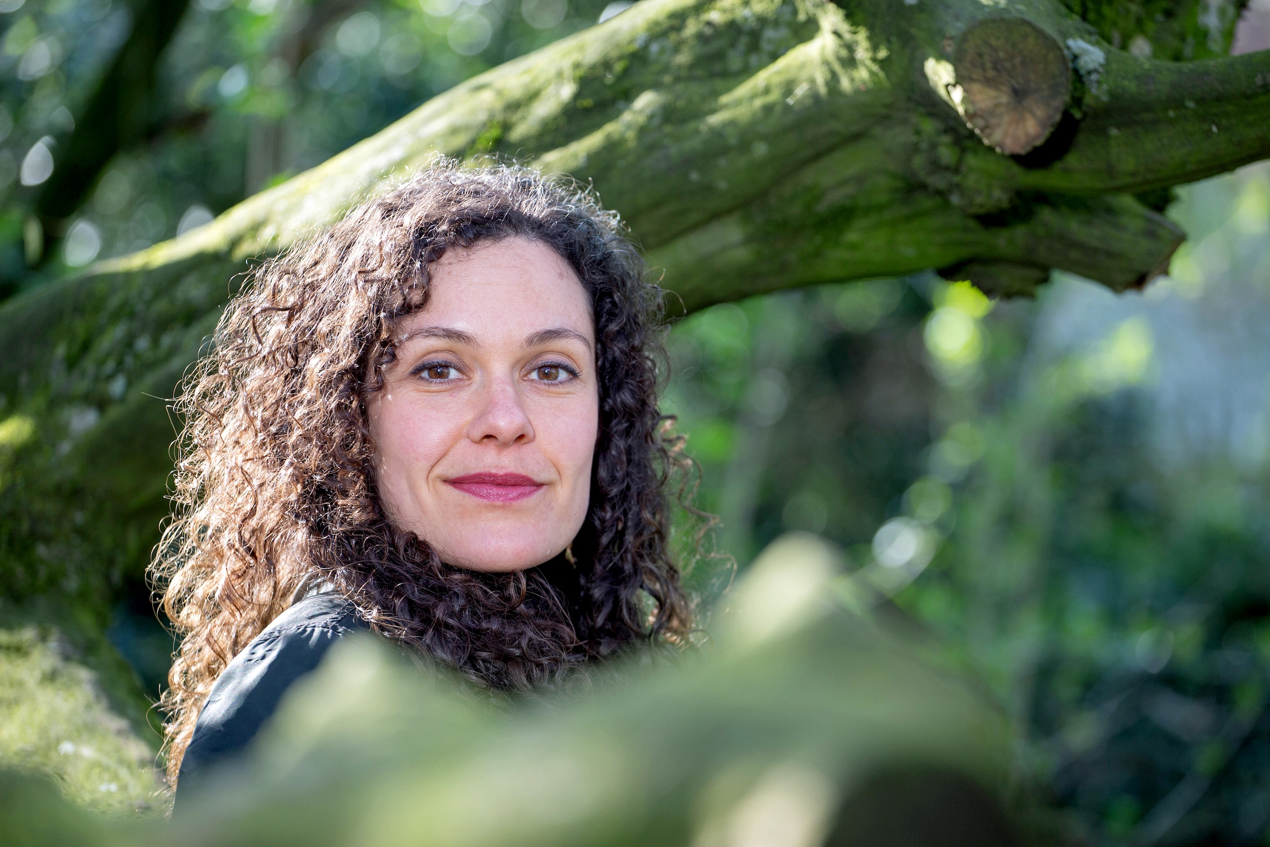 Zangeres Nora Fischer Hervond Zichzelf Na De Dood Van Haar Zus, Maar ...