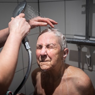 Bij de hulplijn melden mantelzorgers zich met ‘een brij aan problemen’. ‘Ze zijn soms echt helemaal verdwaald’