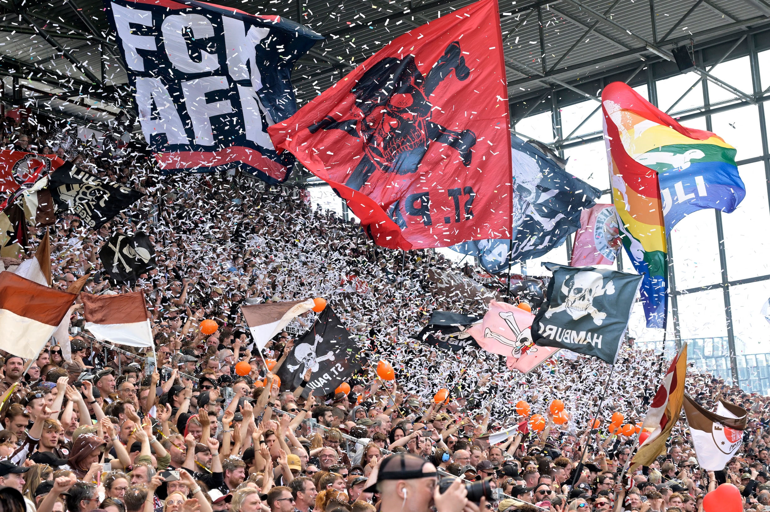 Links en duurzaam bolwerk Sankt Pauli uit de Hamburgse rosse buurt