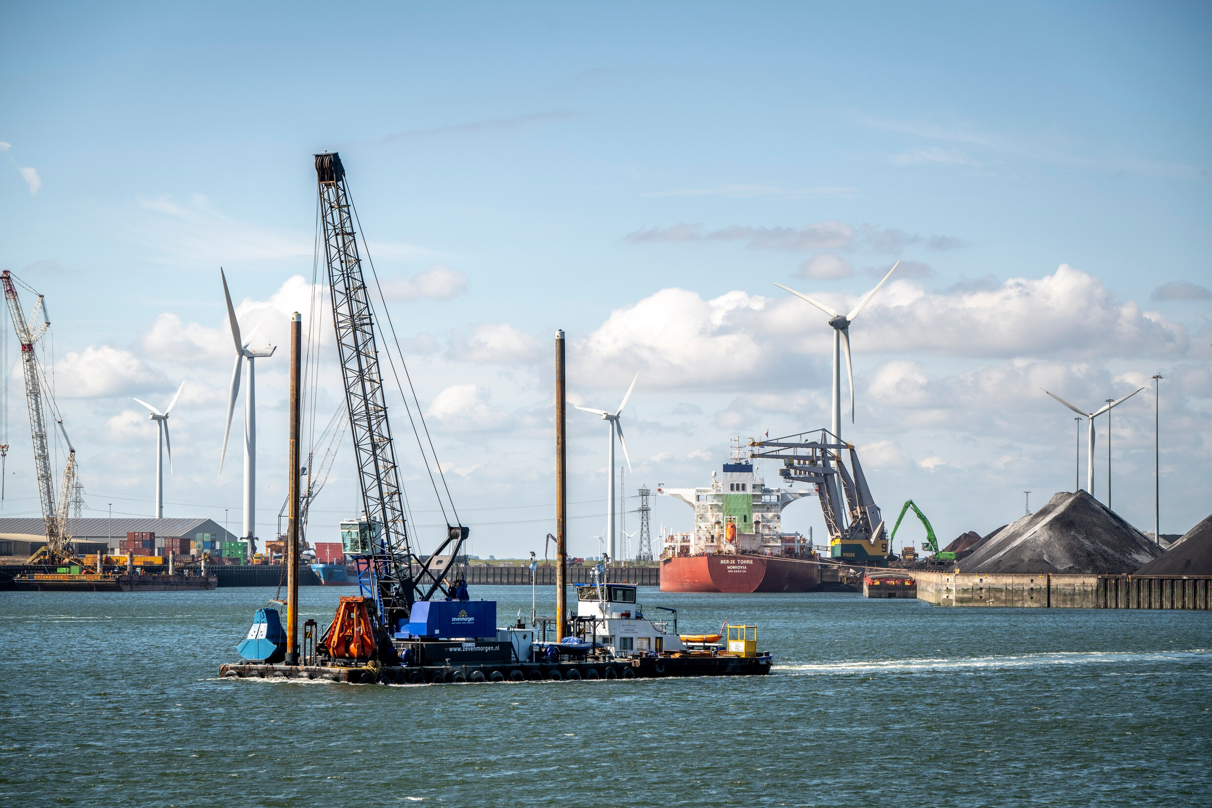 Politie Smokkelde Zelf Drugs Om Directie Zeeuws Havenbedrijf Te ...