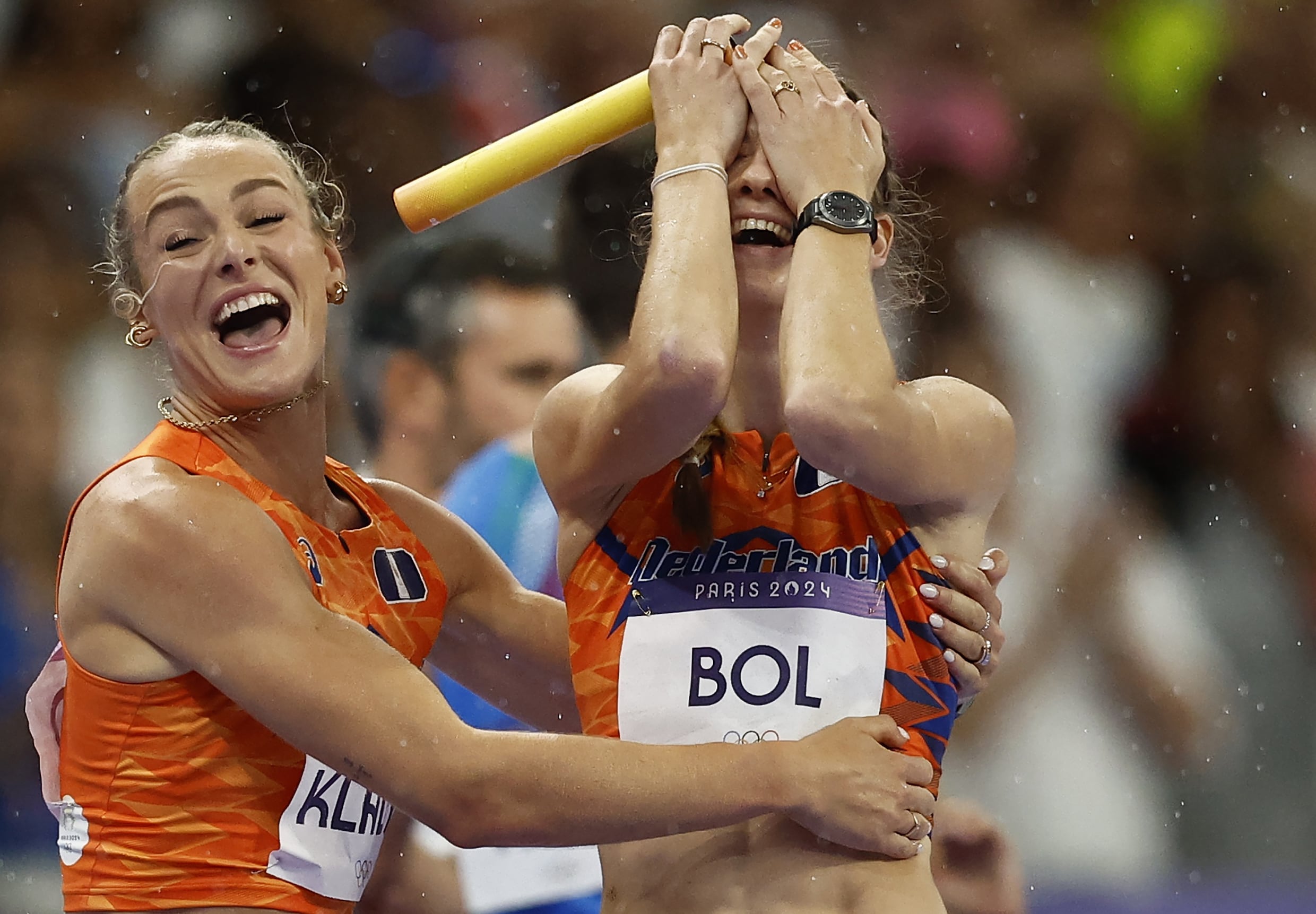 Getergd door het verleden rent Femke Bol naar olympisch estafettegoud