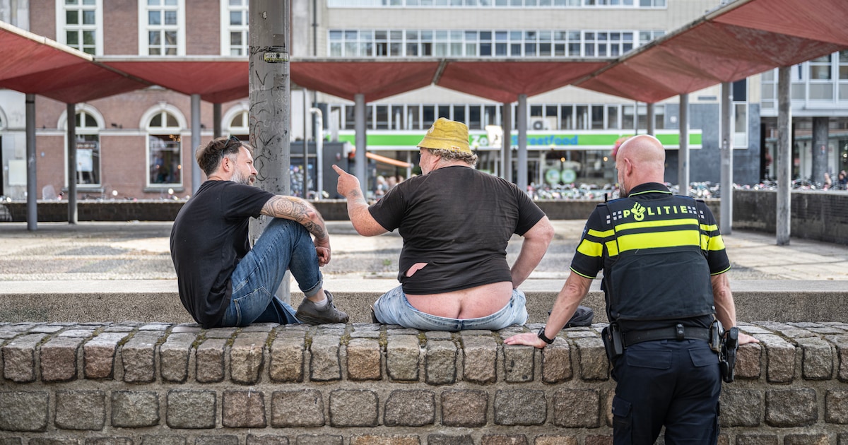 Hoe Arnhem verwarde mensen probeert te helpen. ‘Hij is gek, maar wat is ...