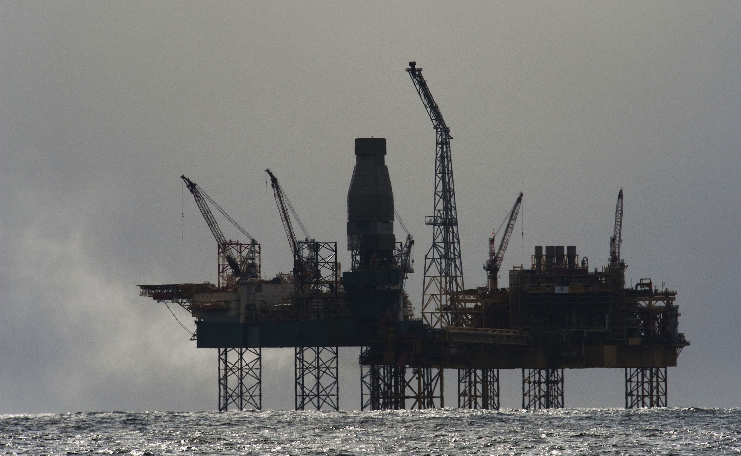 Wel of niet boren op de Noordzee? Voor de Britse premier Starmer is het ...