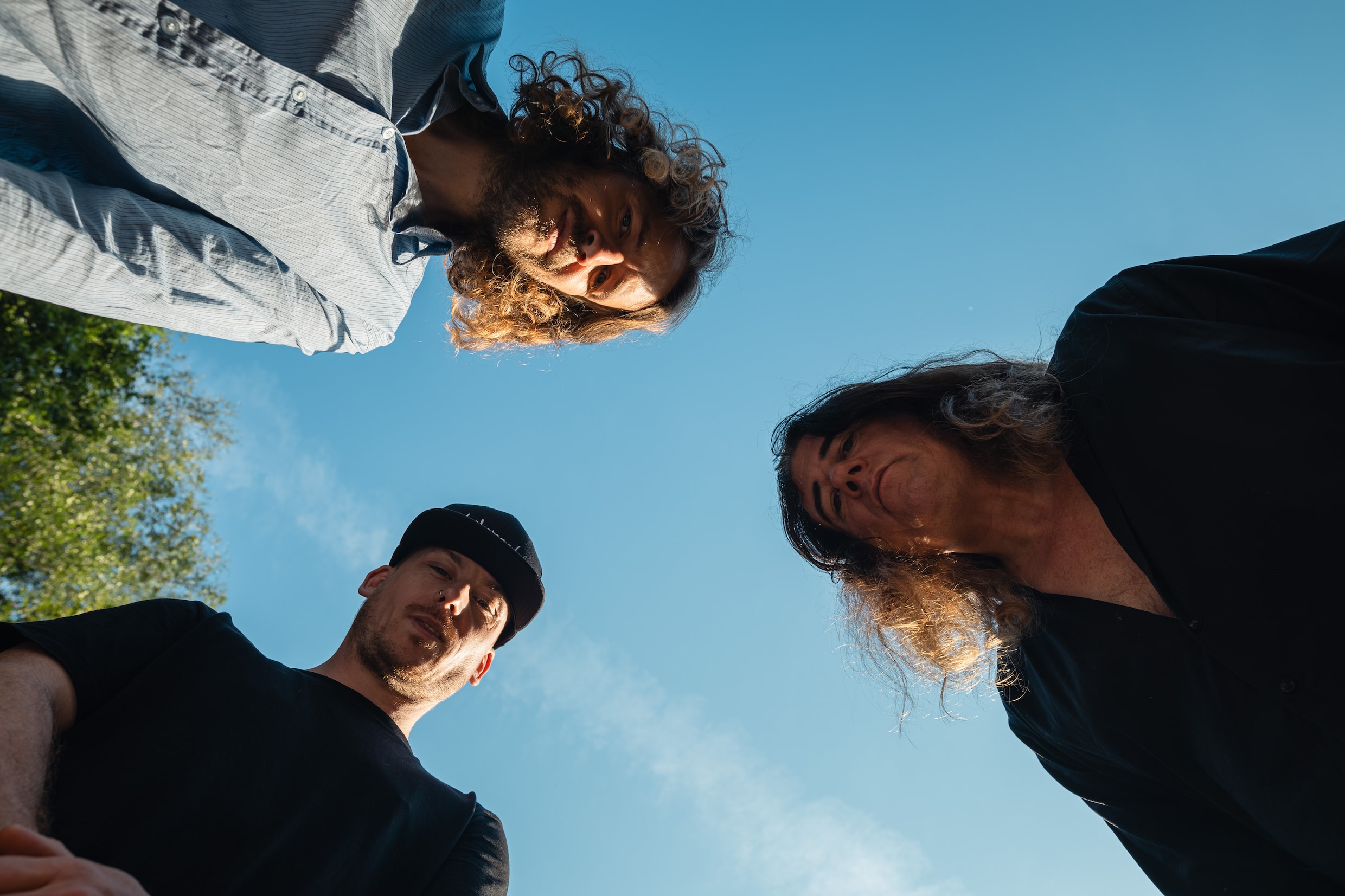 Rockgroep De Niemanders maakte een album met azc-bewoners: een plaat ...