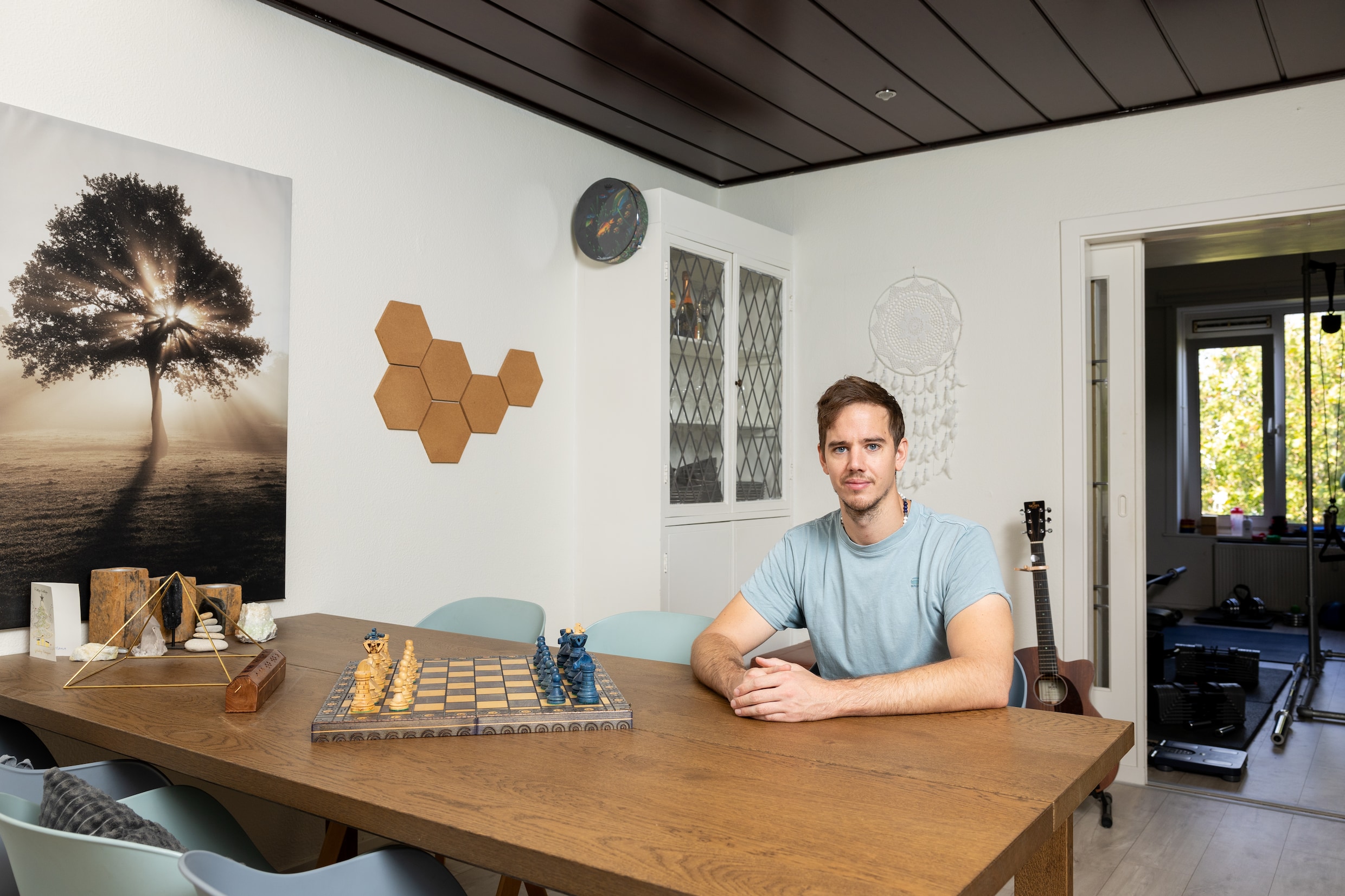 Jochem Brem in zijn huis in Rotterdam.