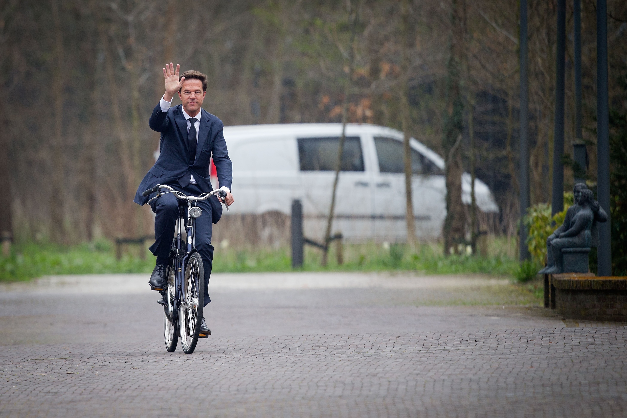 the-guardian-gelukkig-deze-keer-geen-fietsen-op-nucleaire-top-trouw