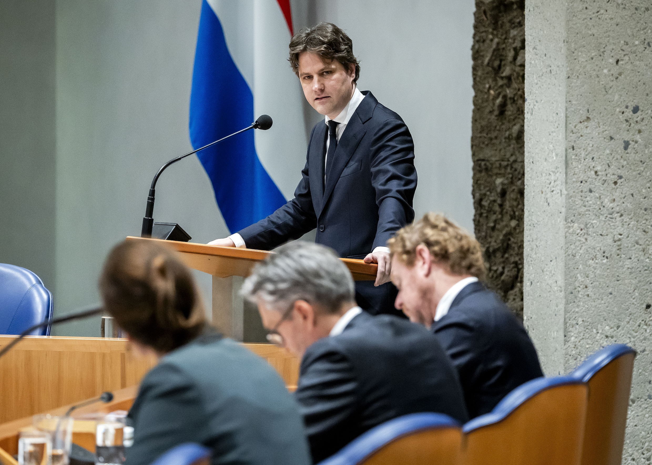 Live Politiek: VVD-fractievoorzitter Edith Schippers Vertrekt Uit Sena ...