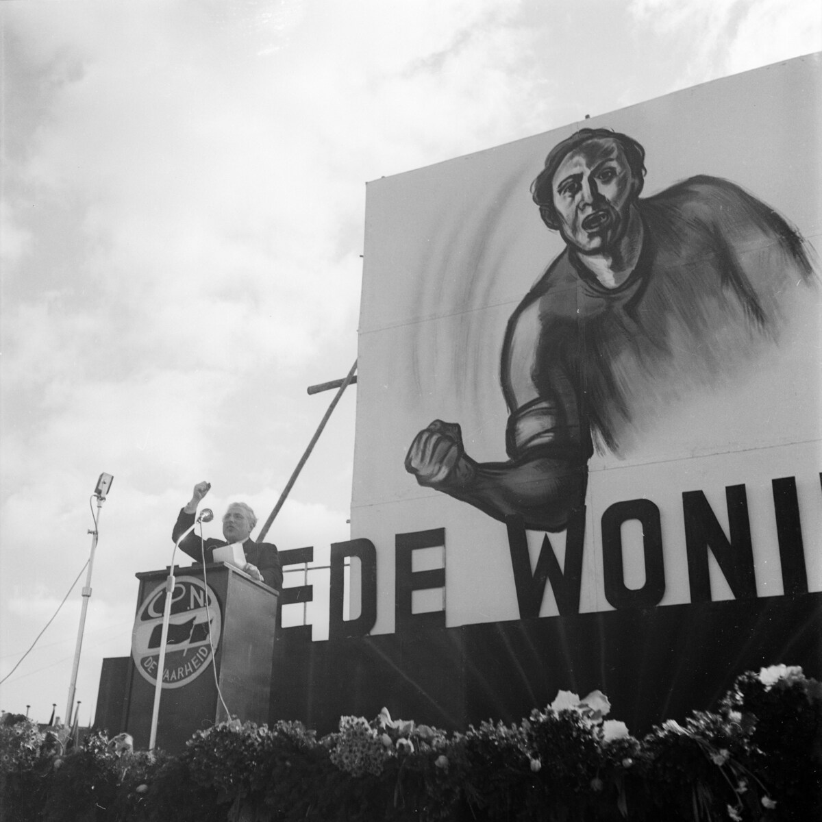 Is 'Rode Kameraden' een geschiedenis van tachtig jaar Nederlands