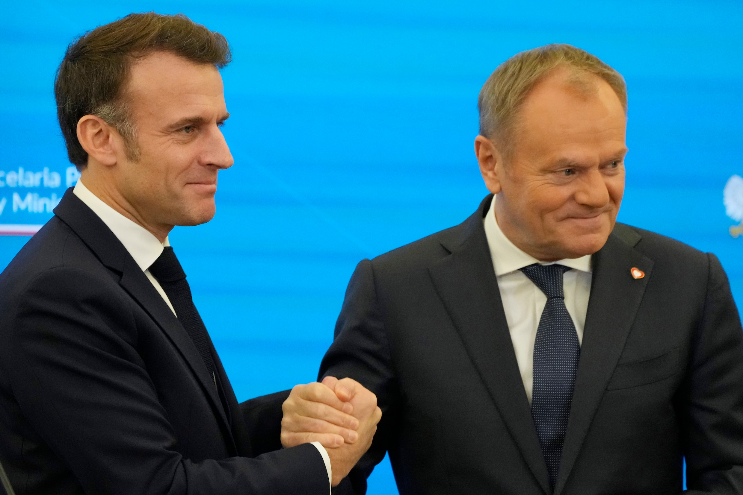 Macron en Tusk willen Oekraïne centraal stellen in welke vredesbespreking  dan ook | Trouw