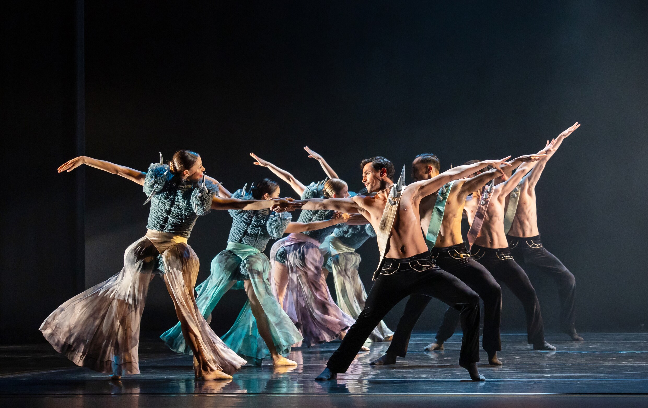 Onconventionele ‘Notenkraker’ van Introdans met trekjes van ‘Alice in ...