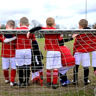 Trouw en NRC winnen prijs voor onderzoek naar jeugdvoetbal