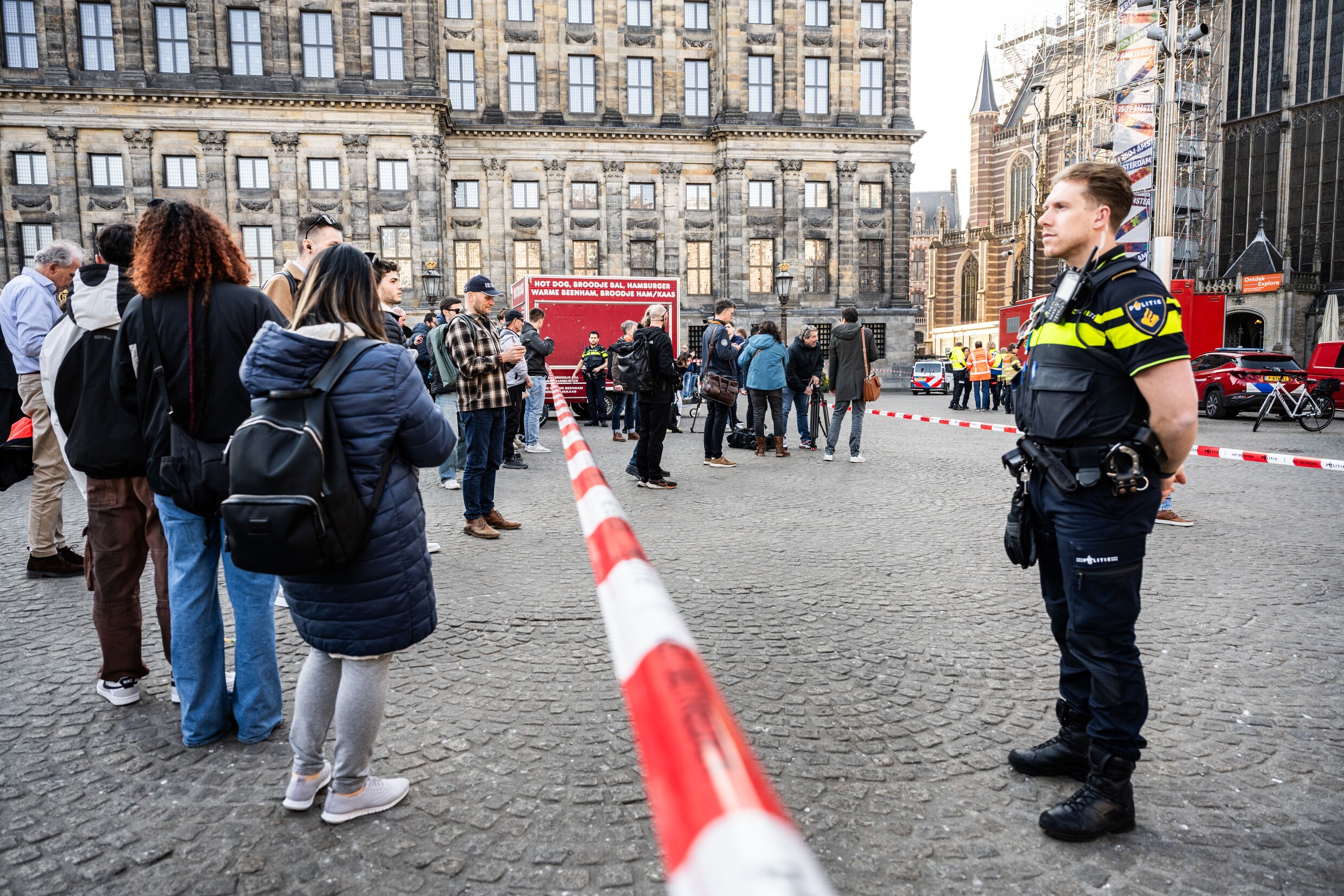 De man die de verdachte op de Dam aanhield leek te weten hoe dat moest Trouw