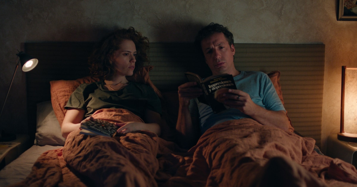 Recensie: ‘The Other Way Around’, over het vieren van een scheiding, barst van de vrolijkheid