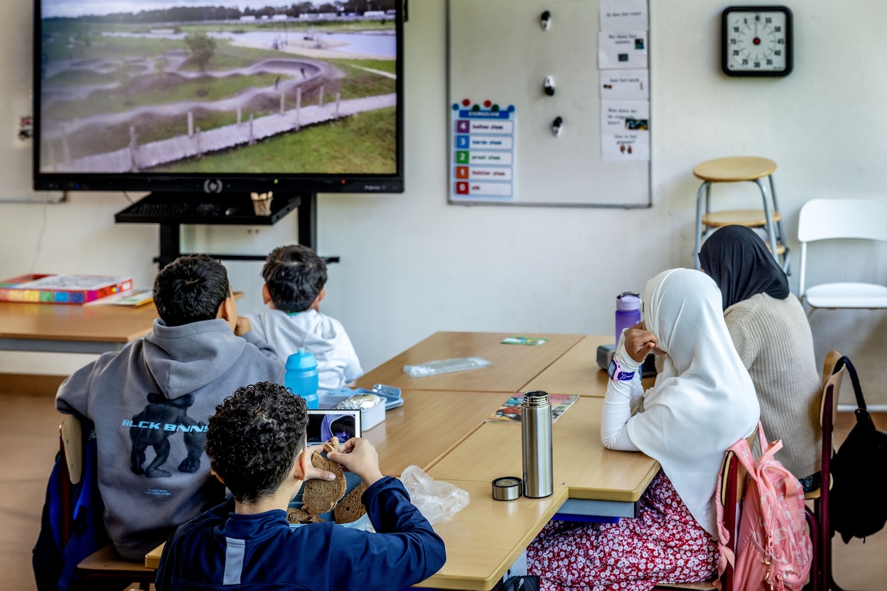 leerlingen-op-een-islamitische-basisschool-in-hilversum-kijken
