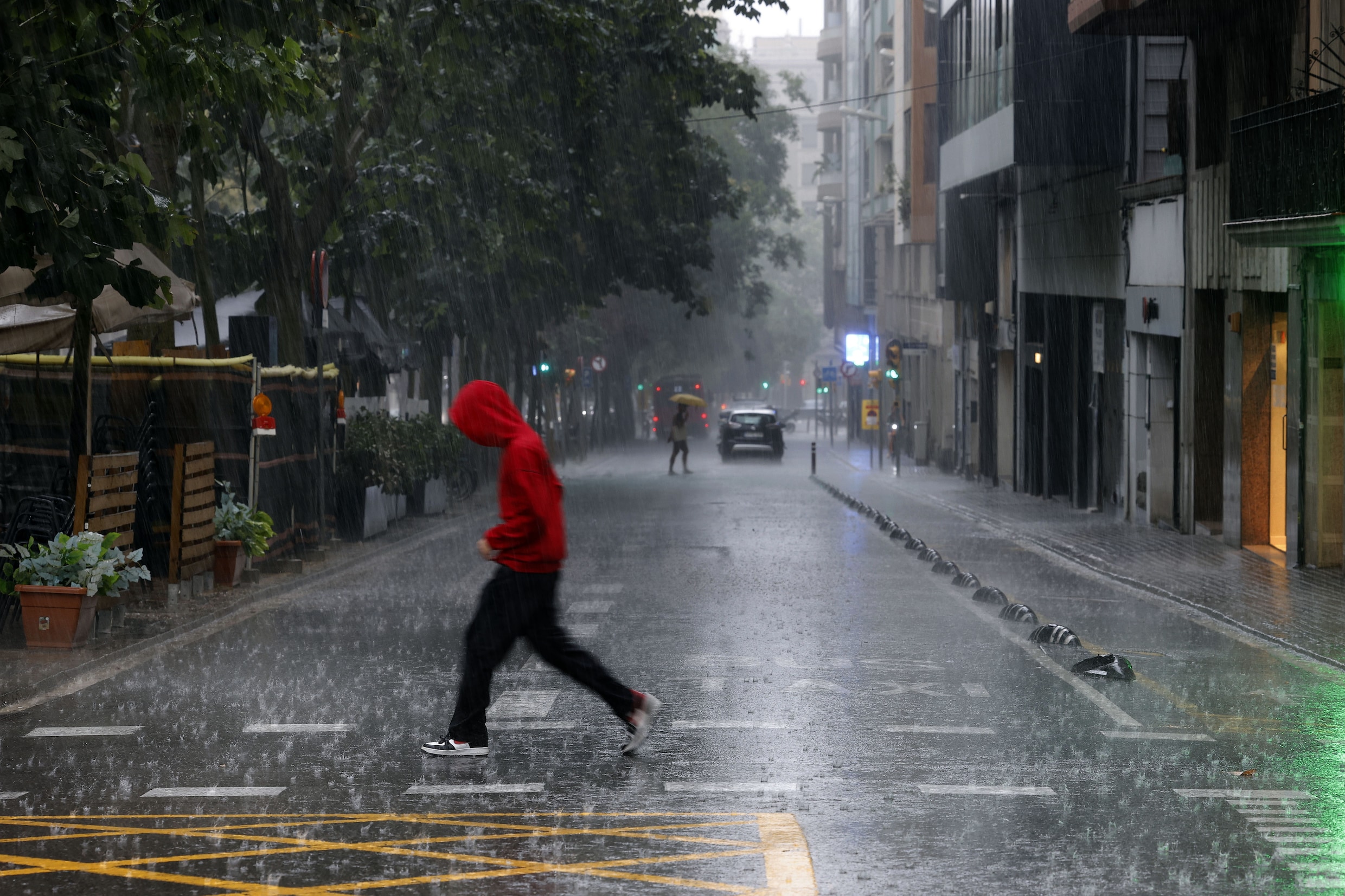 Live klimaat: Twee vermisten na zware regenval in en rondom Barcelona | Trouw