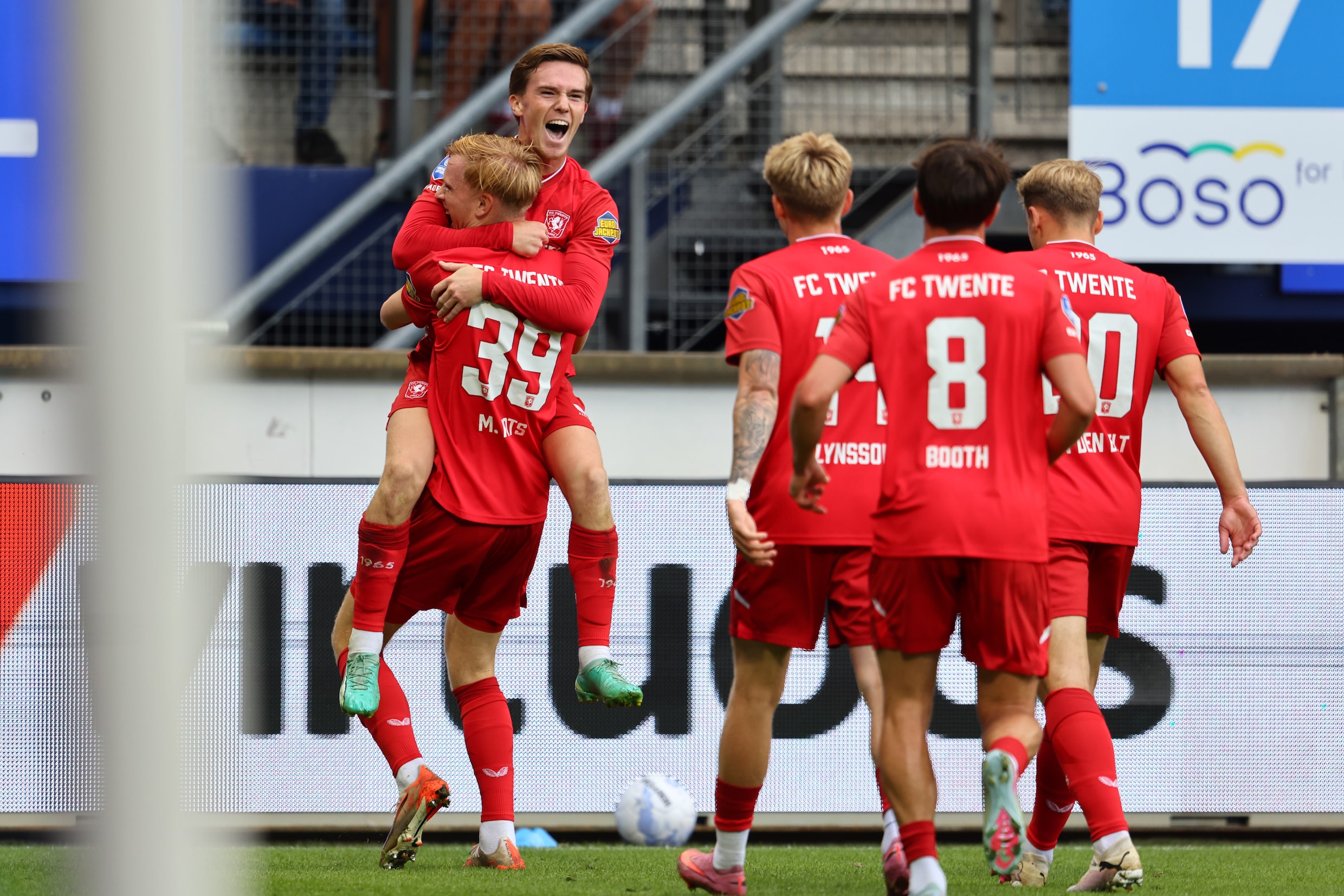 Aan de hand van clubjongen Daan Rots bezweert Twente de sluimerende ...