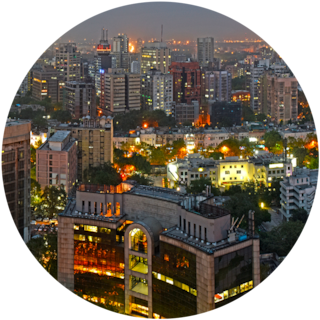 Al rennend claimen Indiërs het wegdek dat wél goed is