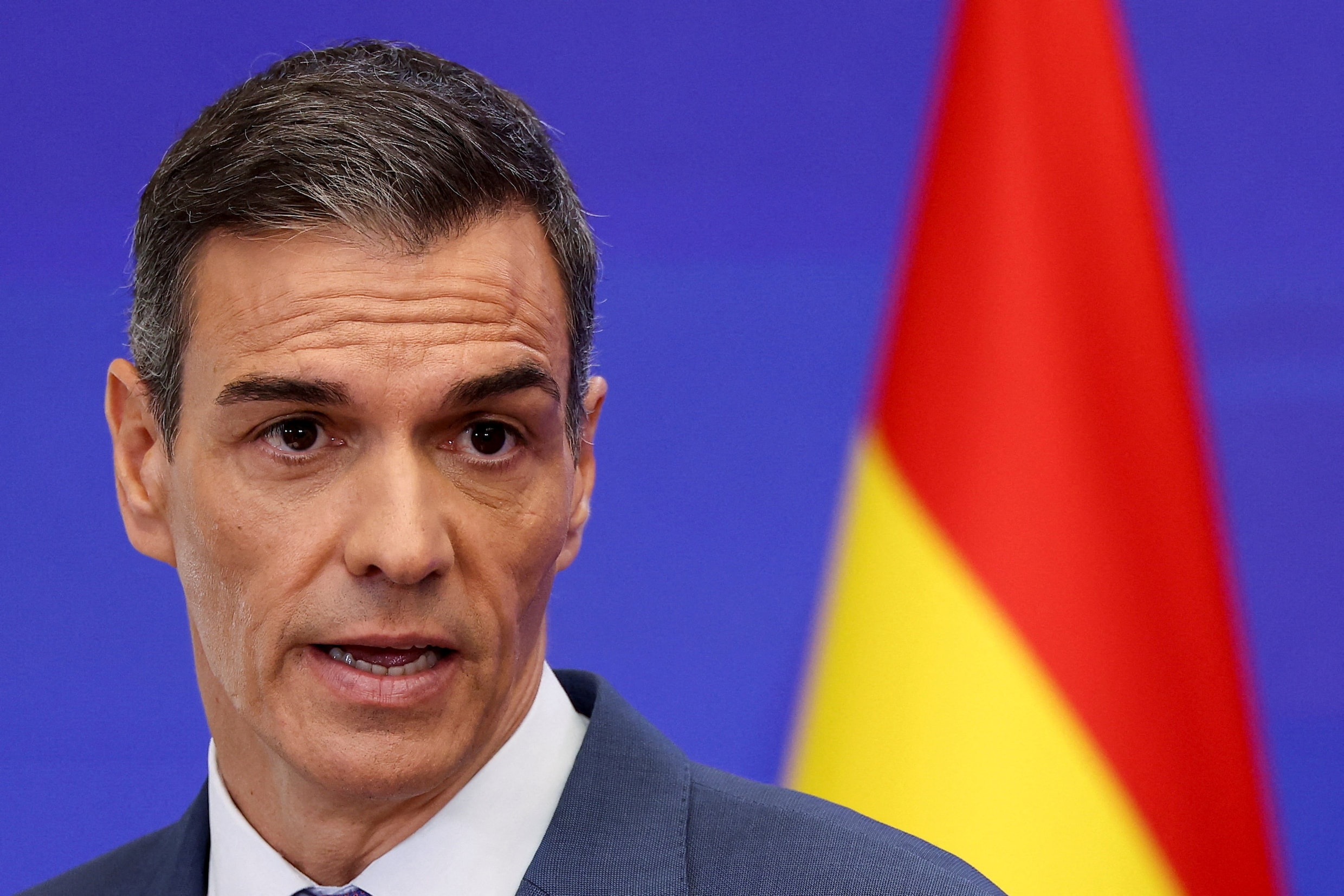 Corruptie blijft toch plakken aan Spaanse teflonpremier Sánchez Trouw