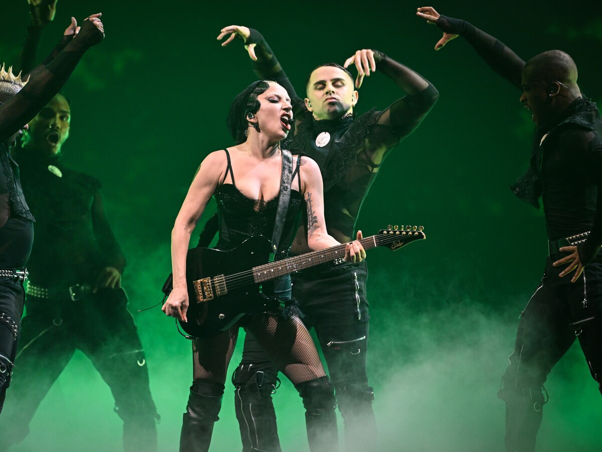 lady-gaga-tijdens-the-mayhem-